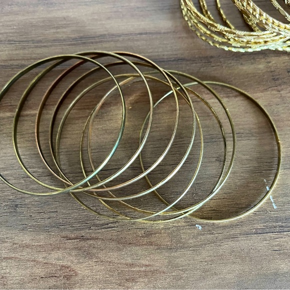 Metal Bangle Bracelets ⭐️ - Picture 5 of 5